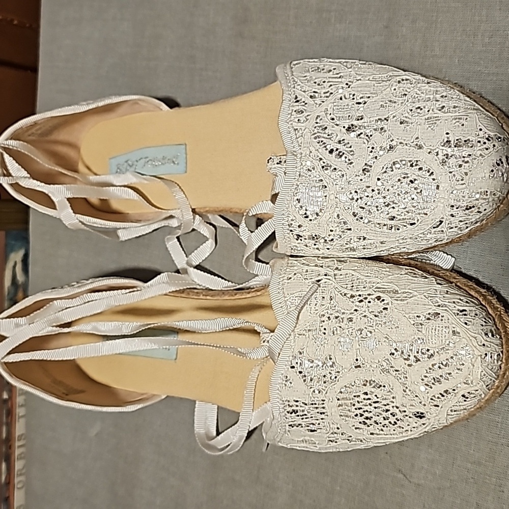 Betsey Johnson  beige espadrille 8